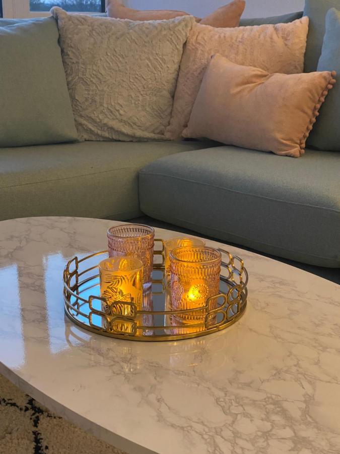 Lees Lookout Holt ,2 Bedroom Luxury Apartment With Private Parking ภายนอก รูปภาพ