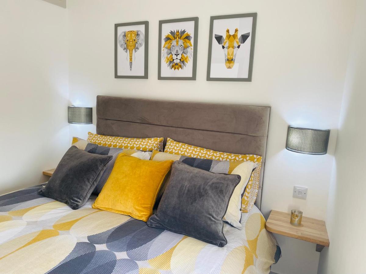 Lees Lookout Holt ,2 Bedroom Luxury Apartment With Private Parking ภายนอก รูปภาพ