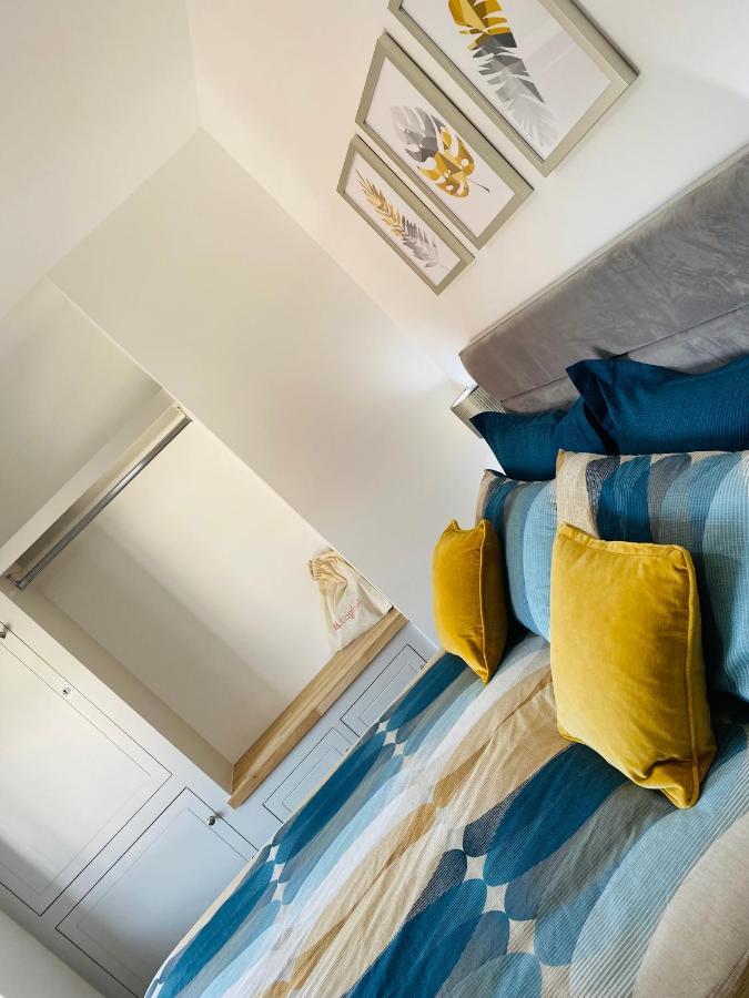 Lees Lookout Holt ,2 Bedroom Luxury Apartment With Private Parking ภายนอก รูปภาพ