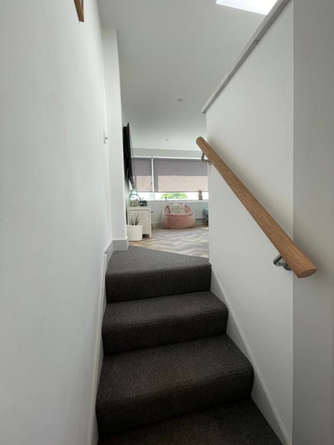 Lees Lookout Holt ,2 Bedroom Luxury Apartment With Private Parking ภายนอก รูปภาพ